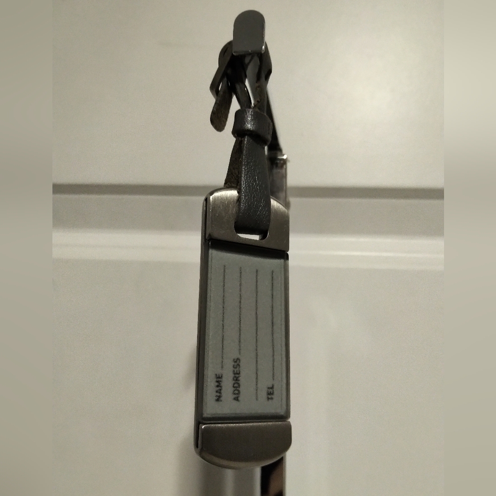 TUMI Grey Leather and Silver Luggage Tag - Picture 2 of 2